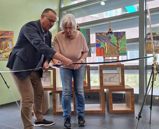 Wethouder Dankers knipt lintje door