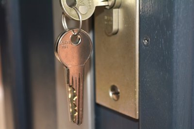 Foto van huissleutel in voordeur